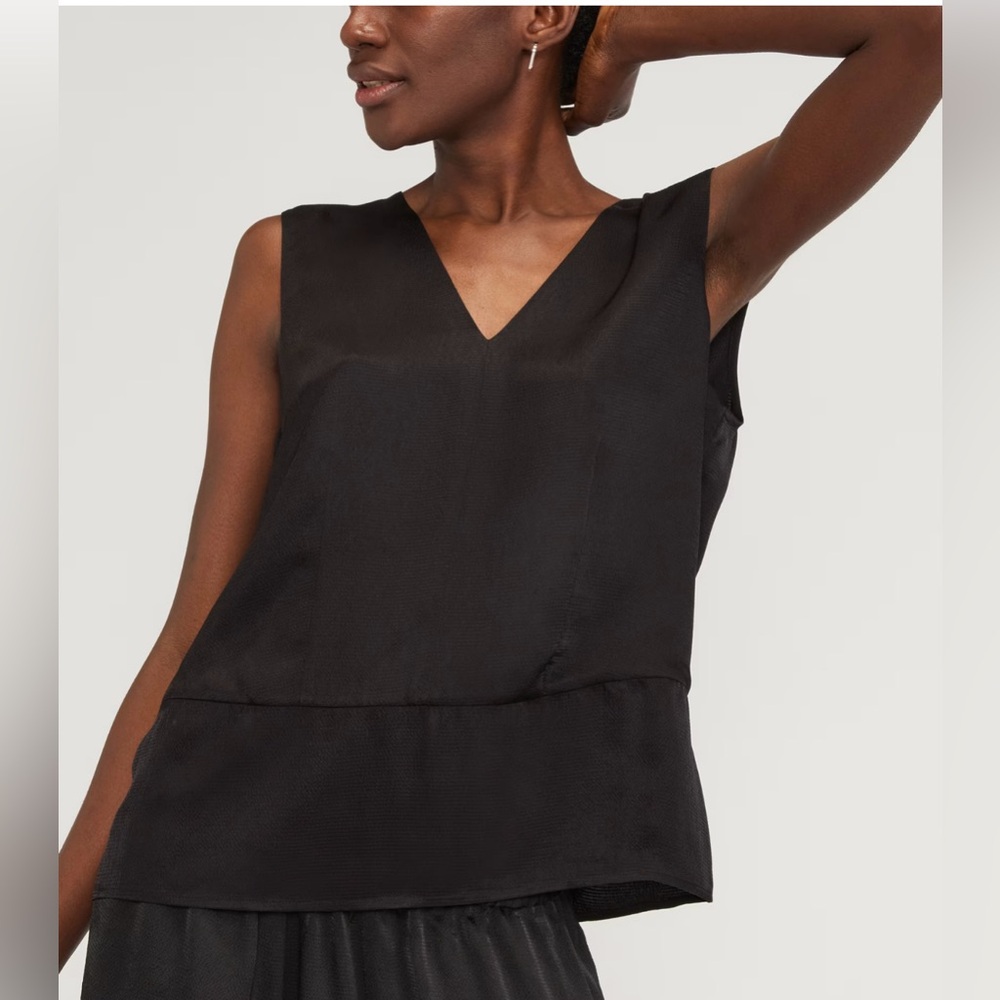 Women’s Everlane Satin V-neck Top size M black